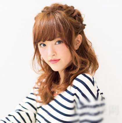愛美女生不可錯過的甜美公主頭扎發教程圖解