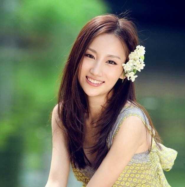 額頭高的女生適合氣質(zhì)的中分嗎