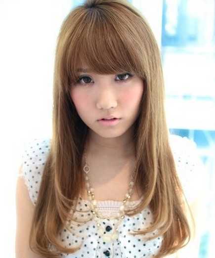 內(nèi)扣感女生離子燙發(fā)型將“小臉”Keep住