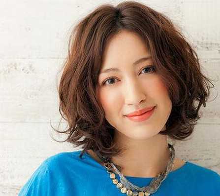 今夏最時尚的女生短發紋理燙分享