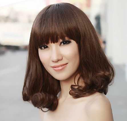 圓臉中長發(fā)燙發(fā)發(fā)型打造氣質(zhì)淑女范
