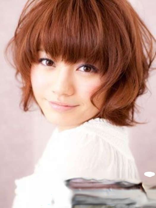 2021年女生短發卷發發型圖片時尚又有朝氣