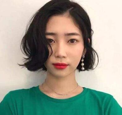 流行短卷發如何打理五款短卷發讓女生輕松變迷人