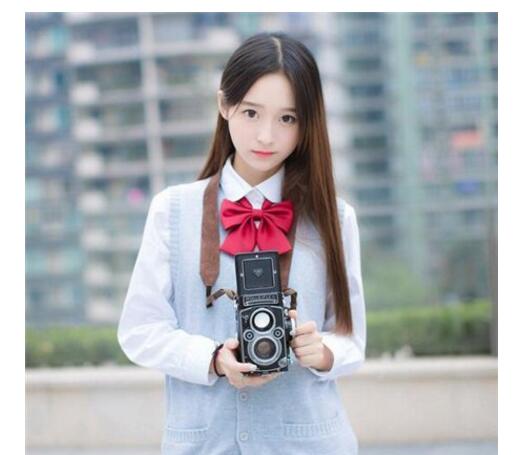 女生直發(fā)八字劉海發(fā)型圖片