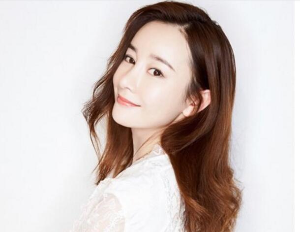 女生2022年流行長發(fā)燙發(fā)圖片