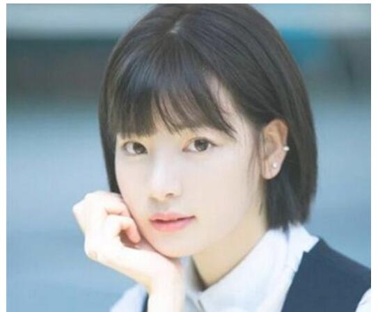 女生文藝清新短發(fā)發(fā)型