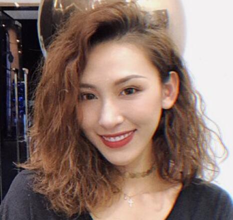 滿頭燙什么卷發(fā)好看女生滿頭燙卷發(fā)效果圖