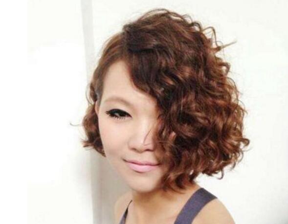 全頭蓬松燙發型如何打理