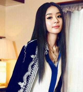 黑長(zhǎng)中分直發(fā)發(fā)型圖片美女長(zhǎng)發(fā)扎黑直發(fā)最迷人