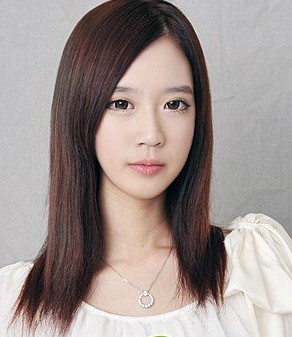 清新減齡女生中長發直發發型圖片