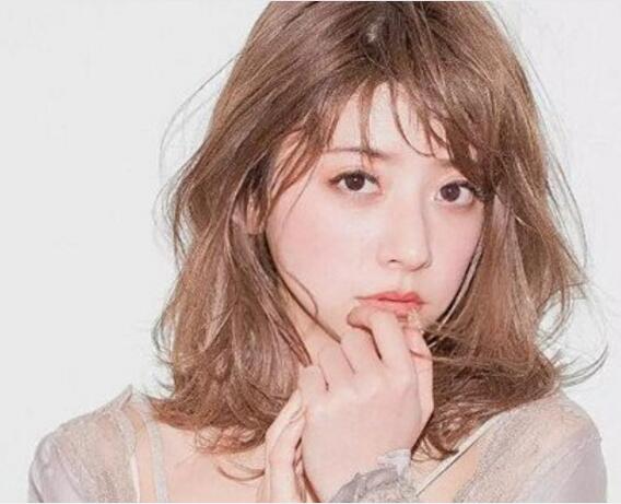 女生中短發鎖骨燙圖片中短發鎖骨燙如何打理好看