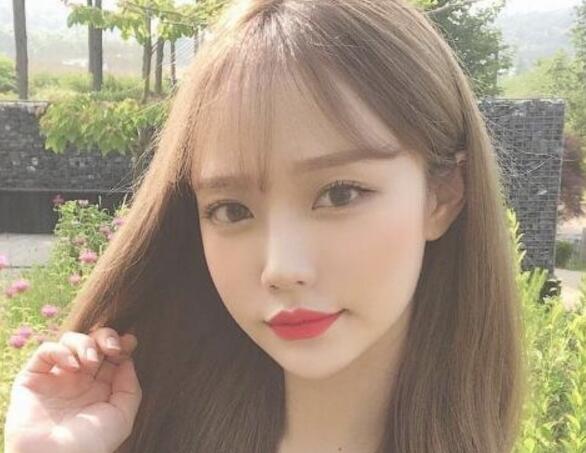 高額頭女生適合什么樣的劉海發型能修飾高額頭的劉海發型欣賞
