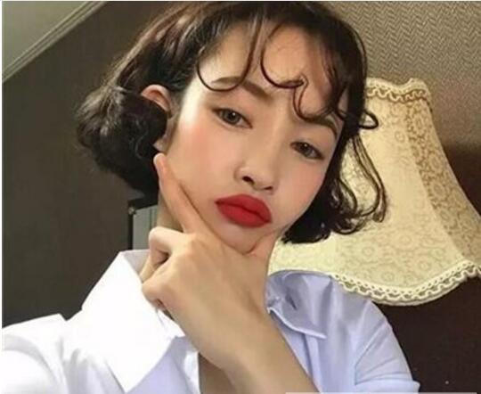 短發(fā)配什么劉海才更好看卷劉海短發(fā)發(fā)型簡(jiǎn)直又絕配