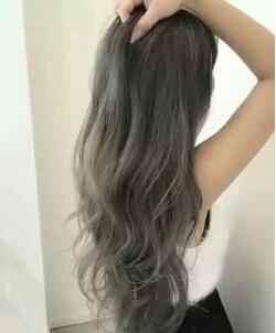 女生隨性微卷發發型如何扎