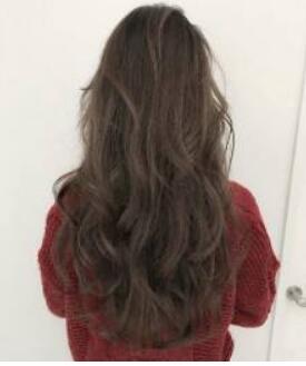 女生隨性微卷發發型如何扎