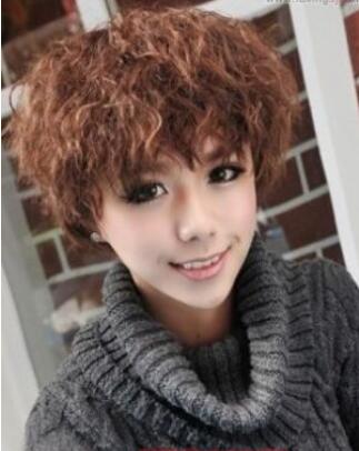女生錫紙燙短發(fā)發(fā)型圖片