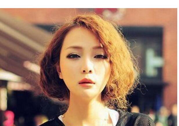女生麥穗卷短發如何打理
