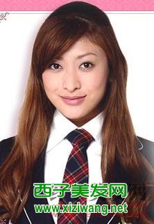 大波浪長發(fā)發(fā)型扎法
