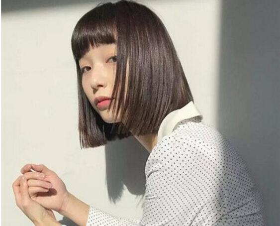 瘦長臉女生適合的短發發型