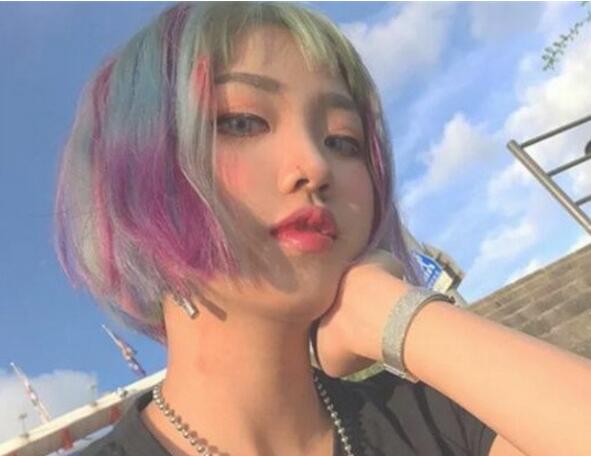 時(shí)尚極光色動(dòng)感少女短發(fā)發(fā)型欣賞