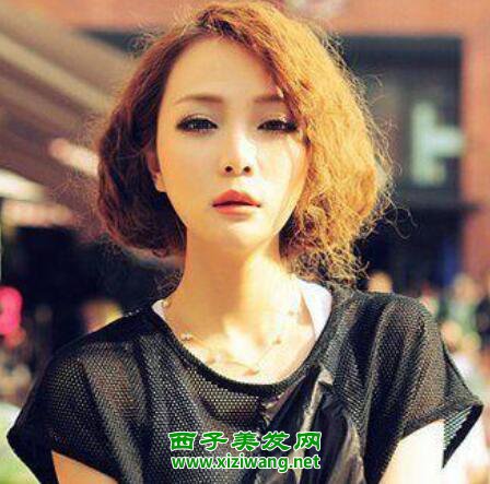 麥穗燙中短發(fā)發(fā)型圖片女生中短發(fā)麥穗燙性感又時尚
