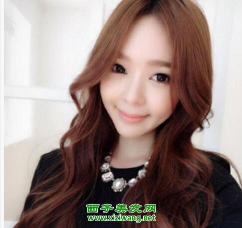 韓國模特鄭初美長卷發(fā)發(fā)型圖片示范知性瘦臉長卷發(fā)打理技巧