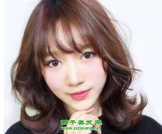2022女生鎖骨卷發型圖片示范鎖骨卷發型如何打理迷人