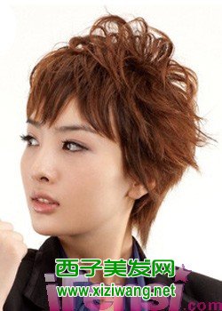 可瘦臉的女生短發(fā)