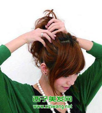 實用卷發盤發發型扎法