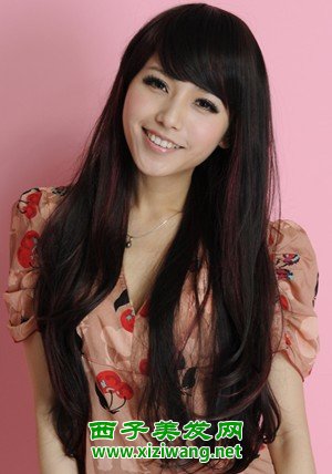 女生蓬松長(zhǎng)直發(fā)發(fā)型圖片直發(fā)亦有蓬松感