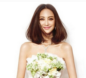 女生文藝范直發發型清爽漂亮的女生直發型