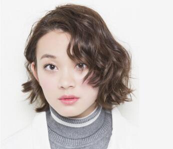 女生中短發空氣燙發型圖片示范短發空氣燙如何打理