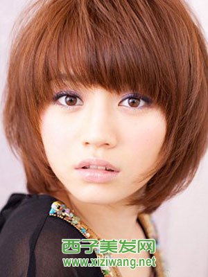 女生蘑菇頭短發發型圖片