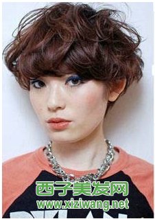 女生蘑菇頭短發發型圖片