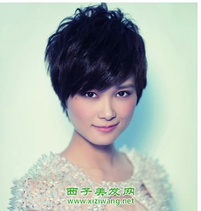 秋季女生短發(fā)燙發(fā)發(fā)型圖