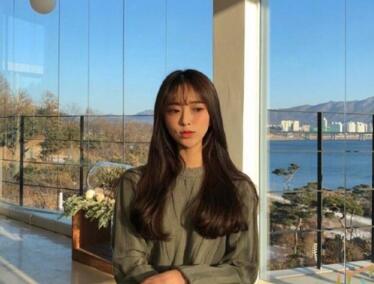 自然凌亂微卷發發型圖片輕松變美女的微卷發發型