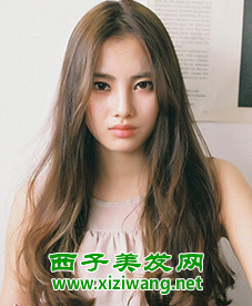 大臉劉海女生發(fā)型中分劉海齊劉海都迷人