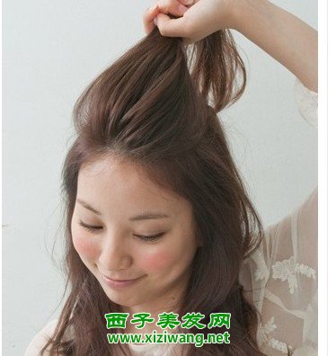 無劉海蓬松發型扎法步驟教程