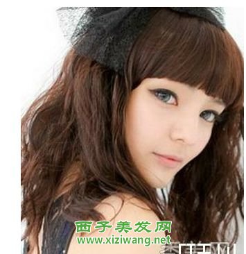 女生玉米燙發型造型