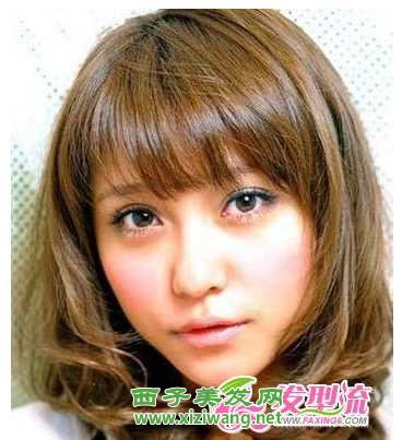 最新女生短發(fā)梨花燙發(fā)型圖片