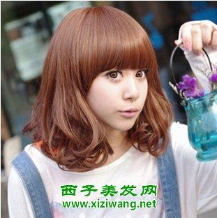 打造女生魅力的短發燙發圖片