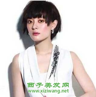 女生中發卷發發型,2022優雅迷人卷發發型