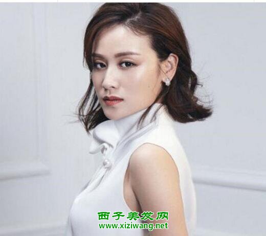 女生一側(cè)露耳短發(fā)發(fā)型顯瘦短發(fā)發(fā)型設(shè)計(jì)就這樣扎