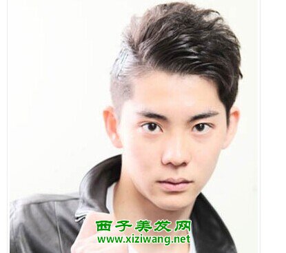 男生蓬松斜劉海發型扎法圖片