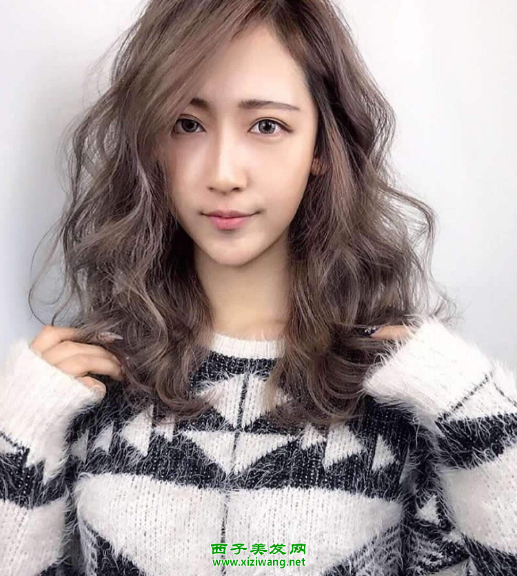 最新女生中長發燙發發型圖片優雅熟女感覺這發型最適合