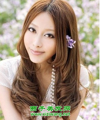 長頭發(fā)女生燙染發(fā)發(fā)型圖片絕對另類洋氣