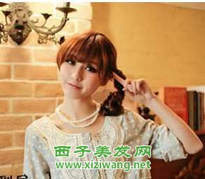 最新女生長卷發(fā)劉海發(fā)型扎法