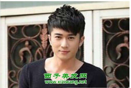 男生短斜劉海發(fā)型圖片小臉又帥氣
