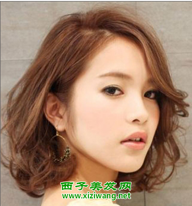 女人味中短發燙發發型圖片