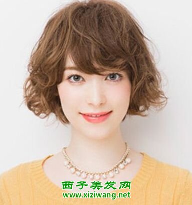 美女最新短卷發(fā)發(fā)型圖片就是這樣美